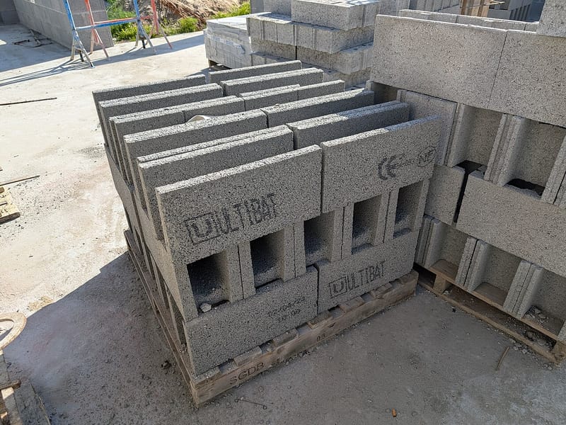 Hollow concrete blocks 8" / 6" / 4"